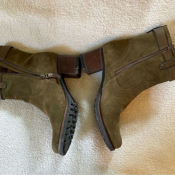 Trask waterproof Madison boot in olive suede EUC - Picture 7 of 12